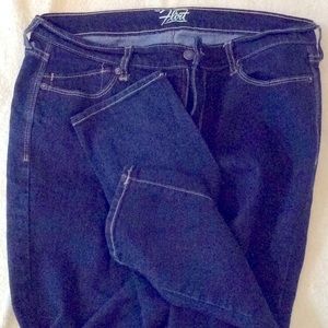 Old Navy size 10 The Flirt straight leg jeans